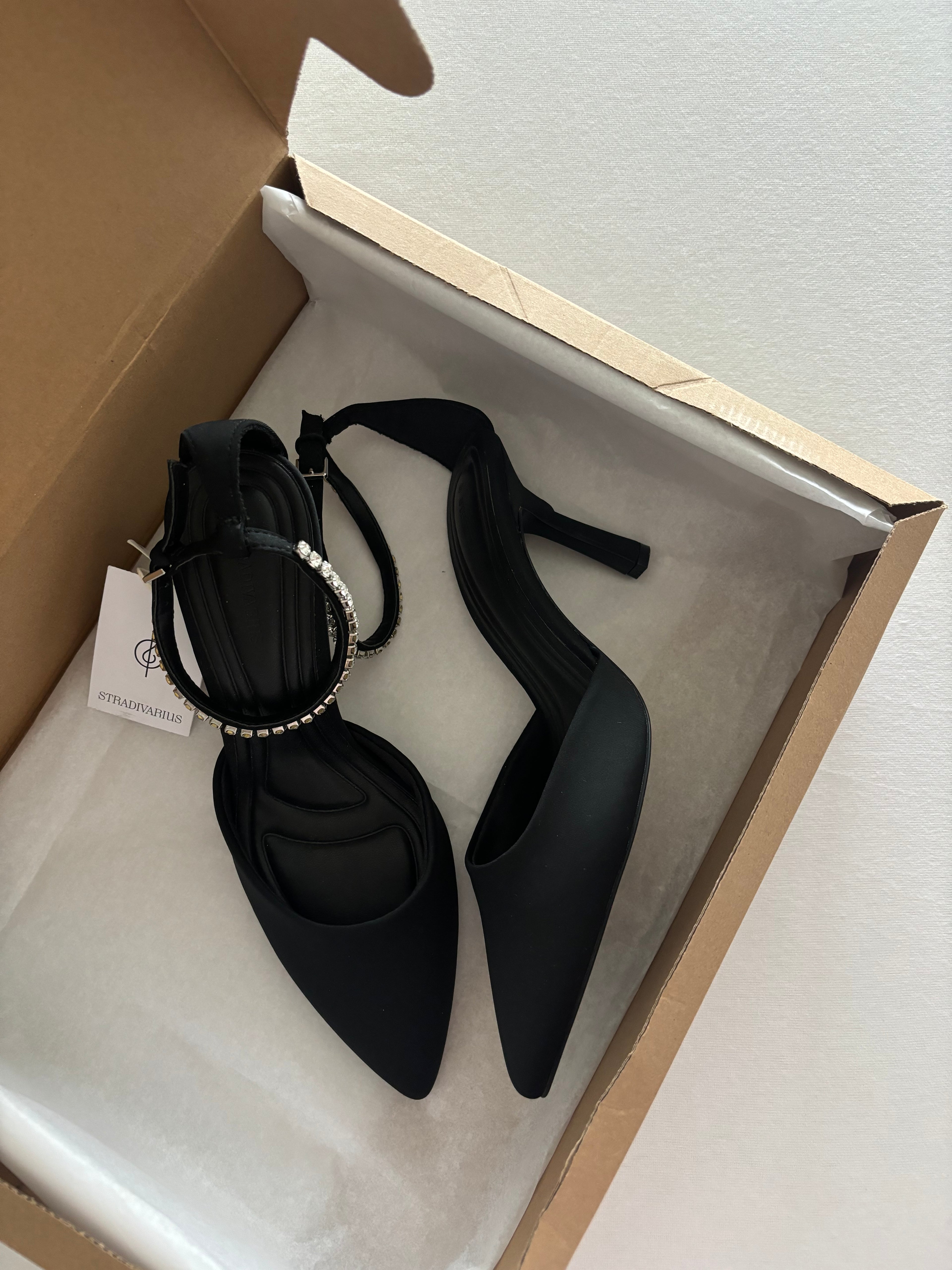 Escarpins Stradivarius taille 39 (neuf)