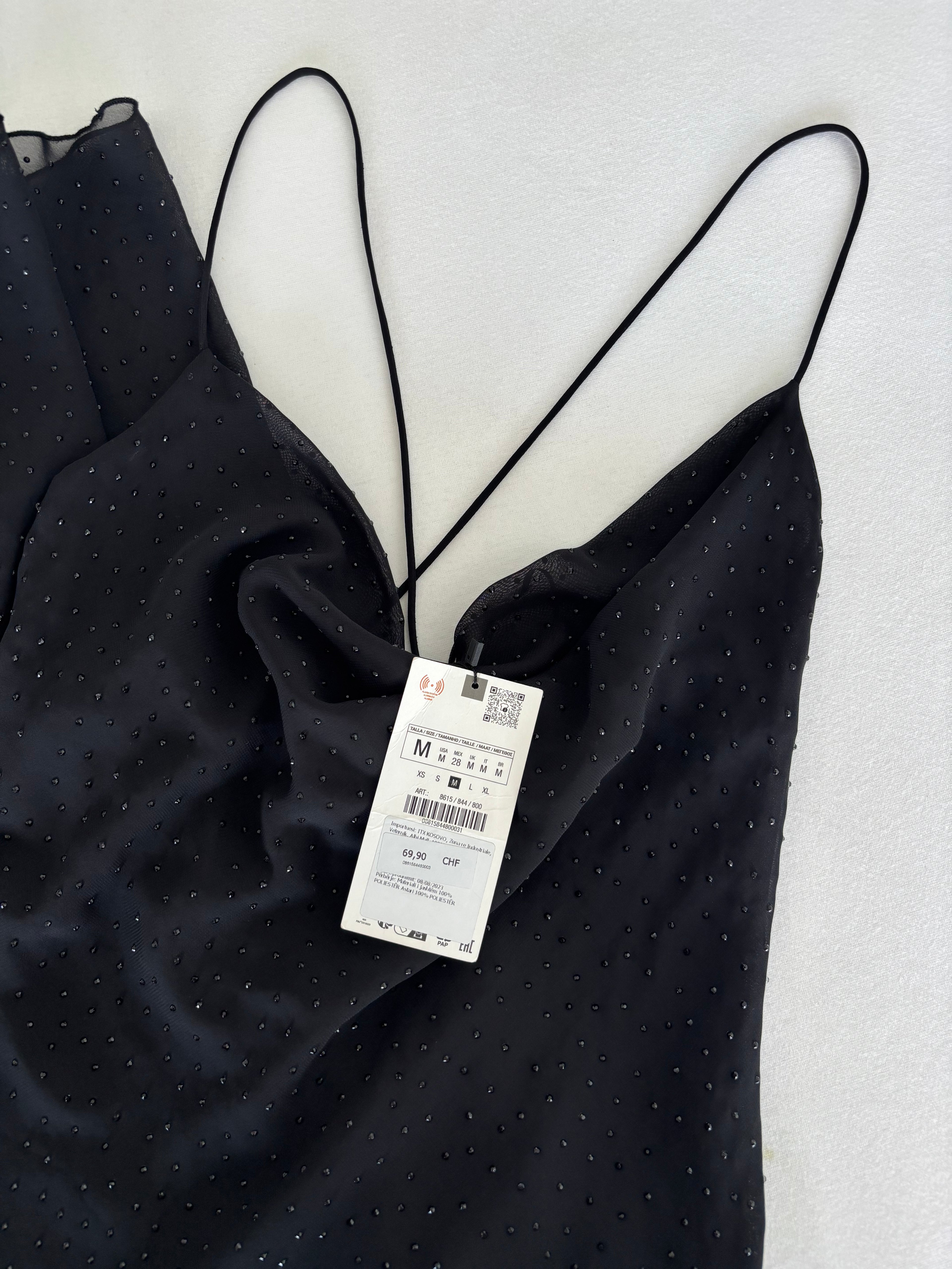 Robe avec strass Zara taille M (neuve)