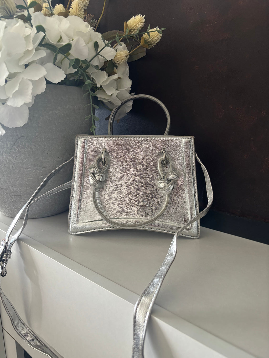 Sac argenté avec bandoulière