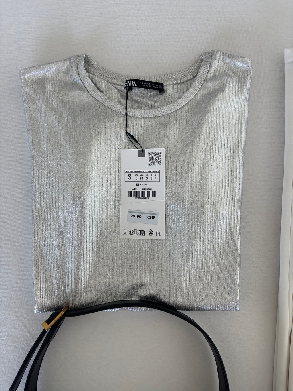 T-shirt argenté Zara taille S (neuf)