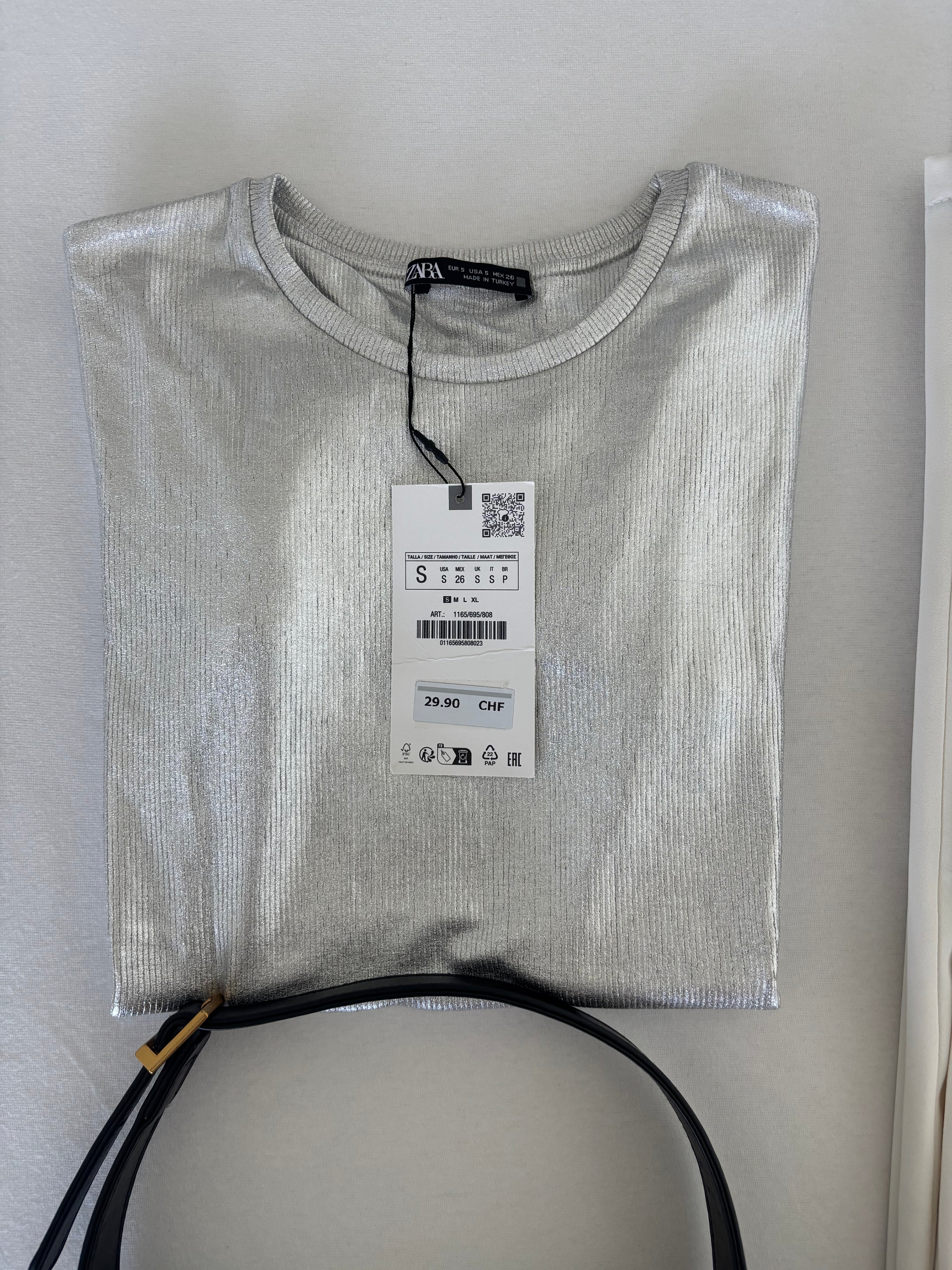 T-shirt argenté Zara taille S (neuf)