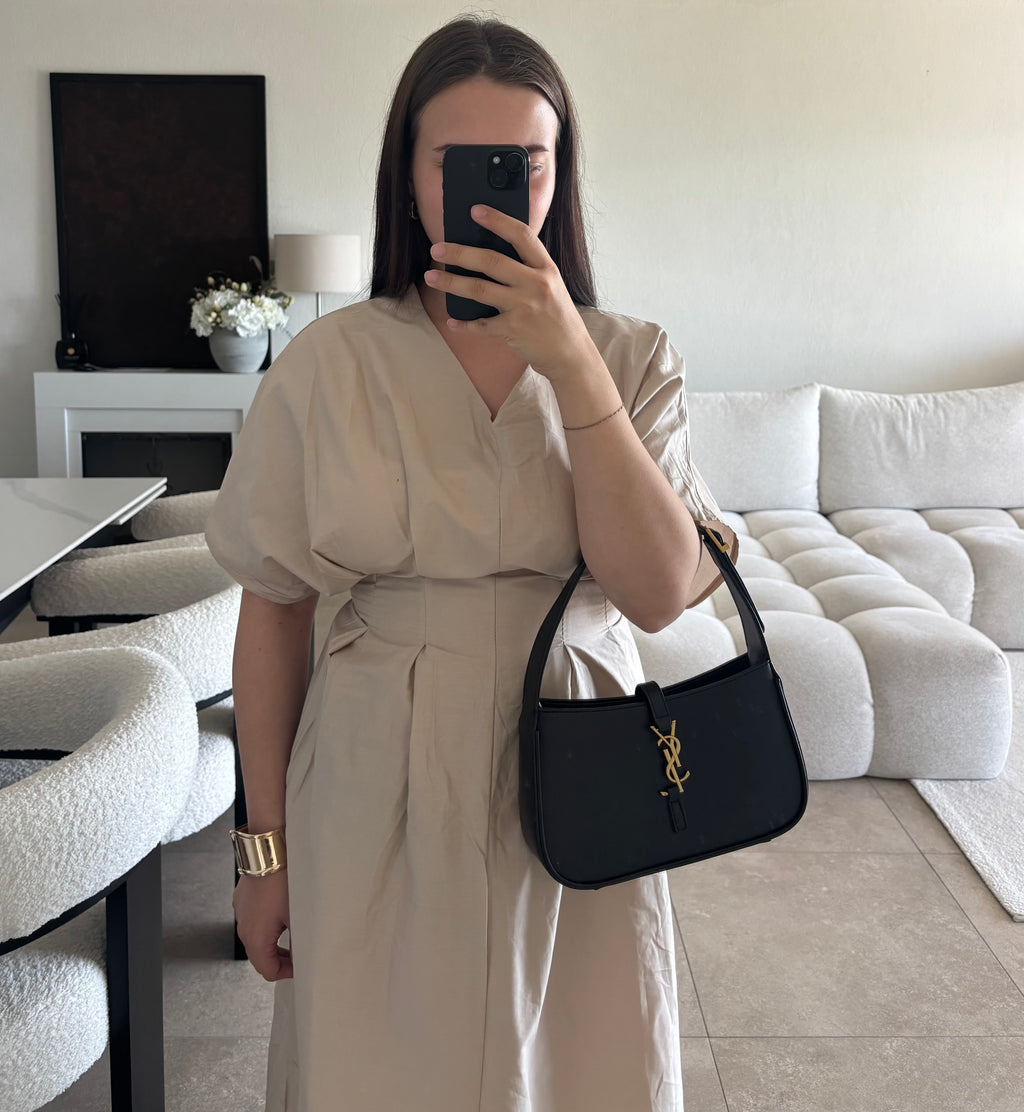 Robe taille unique, se noue au dos