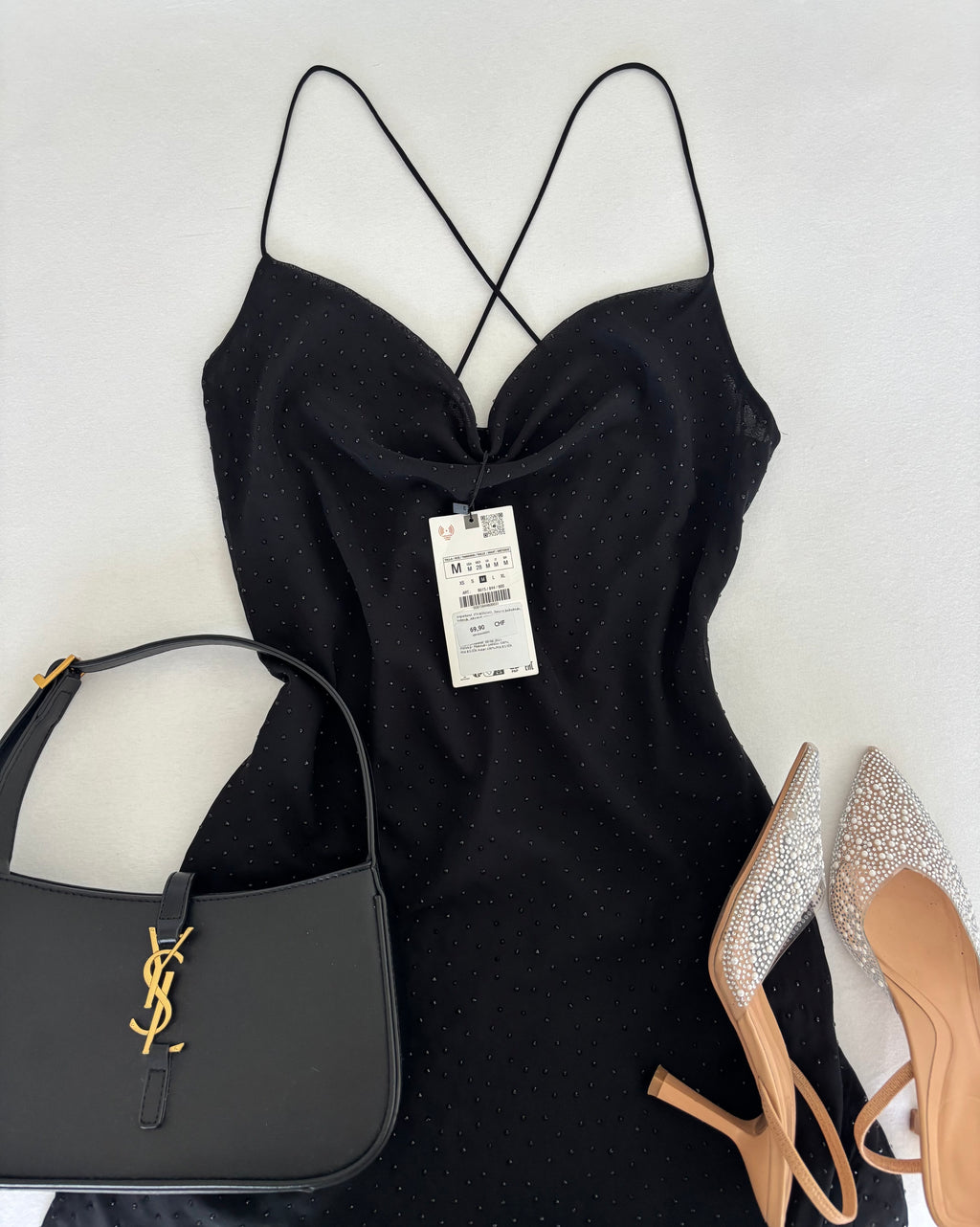 Robe avec strass Zara taille M (neuve)