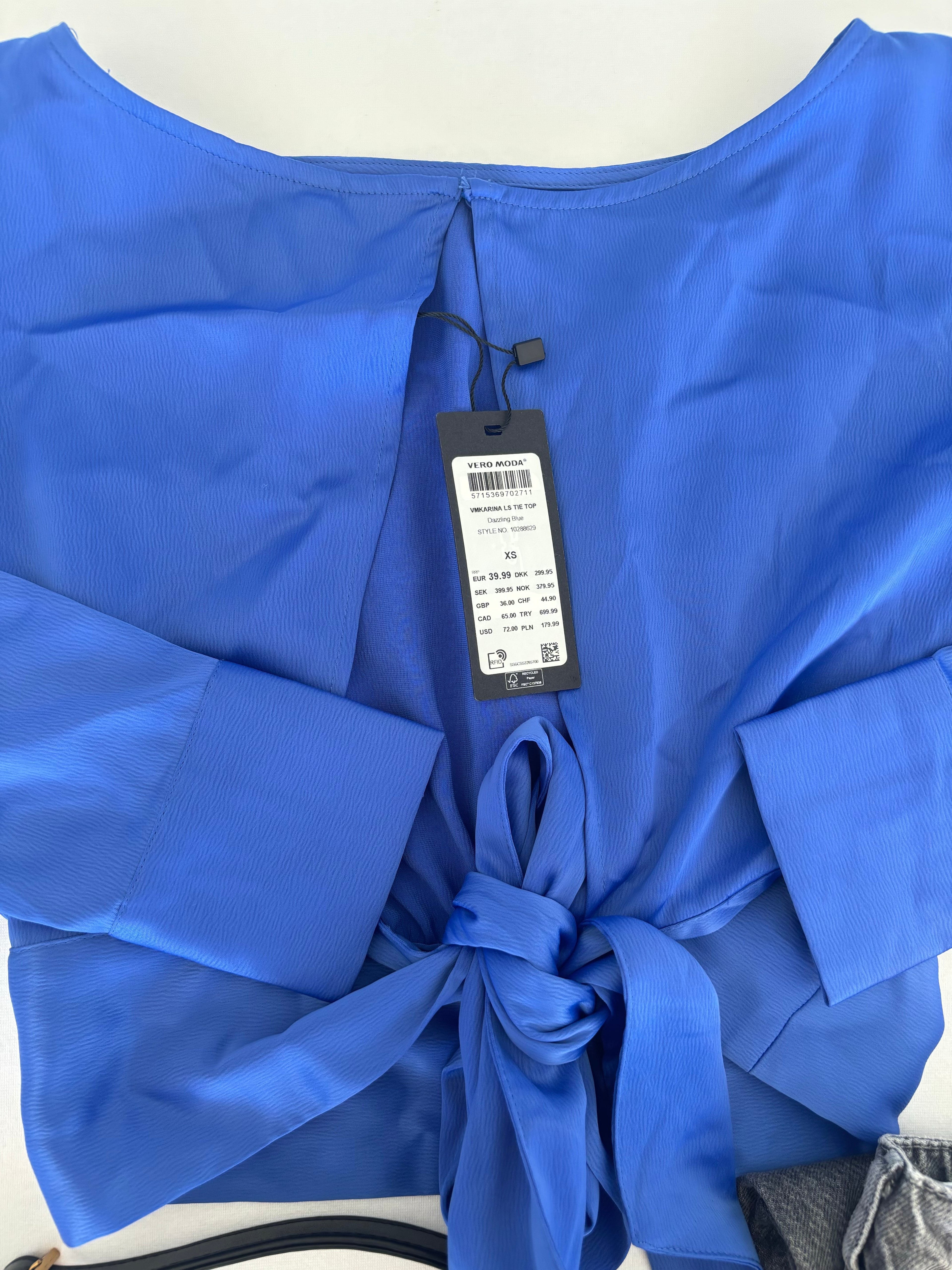 Blouse Vero Moda taille XS (peut aller pour un S/M)